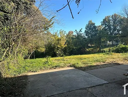 3 bed, 854 sqft, $1,400 — Photo 2