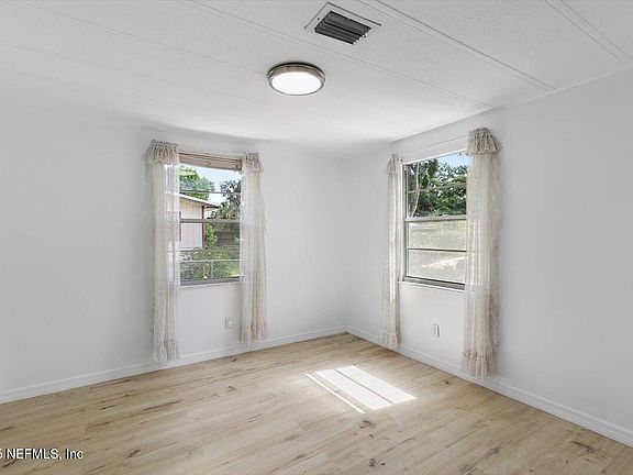 4th image of 108 N WHITNEY Street