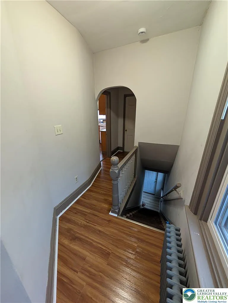 2 bed, 1.0 bath, 1500 sqft, $1,495 — Photo 2