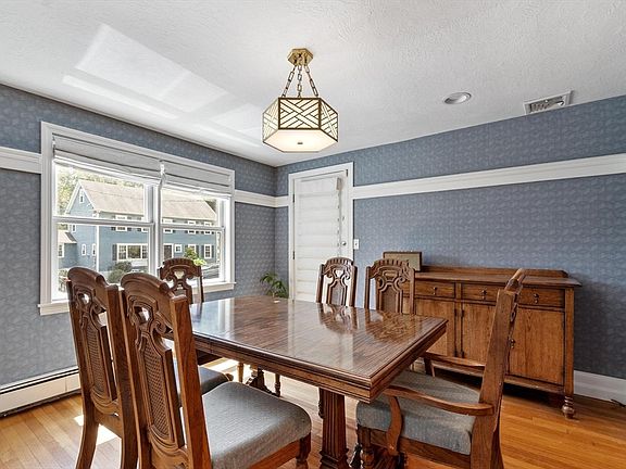 5th image of 55 Fairview St