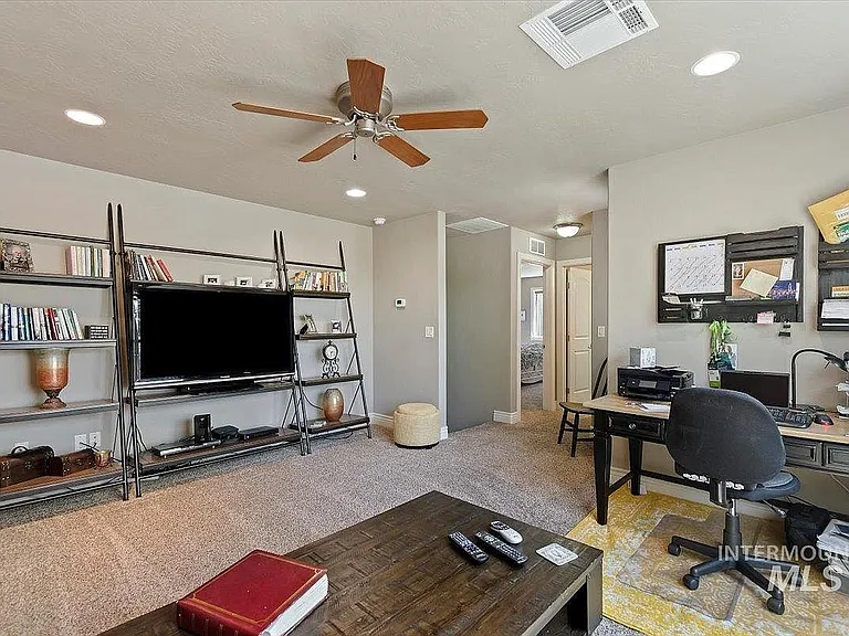 2549 E Satterfield St — Photo 30