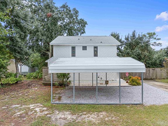 3rd image of 3225 Laurel Dr