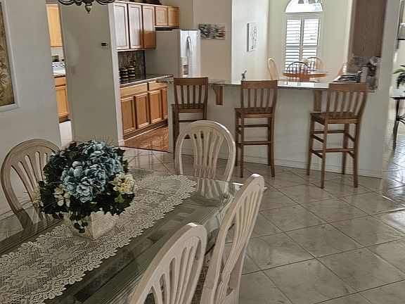 4th image of 2427 Tamarindo Dr