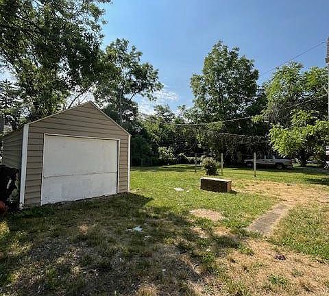 5th image of 2398 Joyce Ave