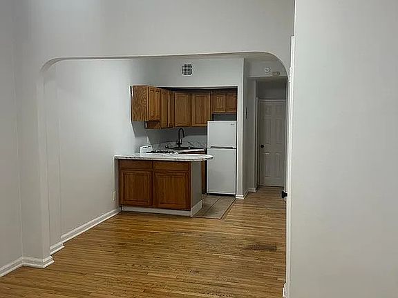 3rd image of 1409 York Ave #1D
