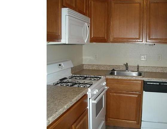 5th image of 1605 Meadowview Ln #1605