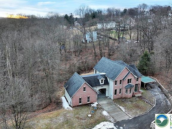 5th image of 520 Blackwood St