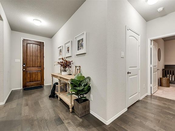 4th image of 10505 Hartley Ln