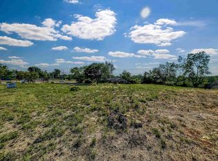 4311 James Dr, Cedar Falls, IA 50613