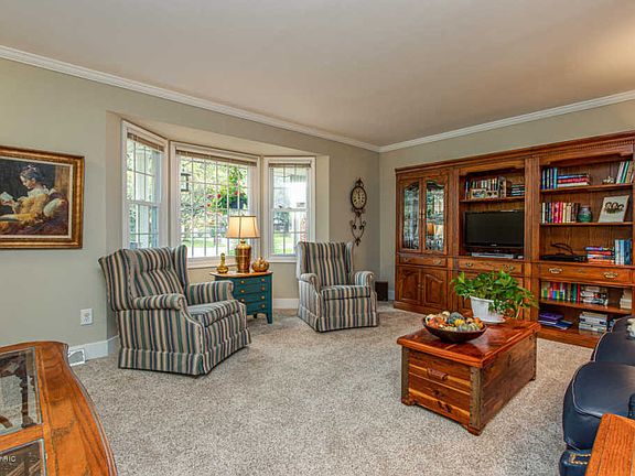 4th image of 2915 Woodsboro Dr NE