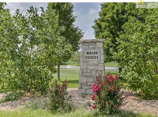15710 Meadowbrook Ct, Raymore, MO 64083