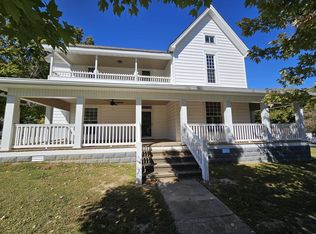 303 Broad St, Greenfield, TN 38230