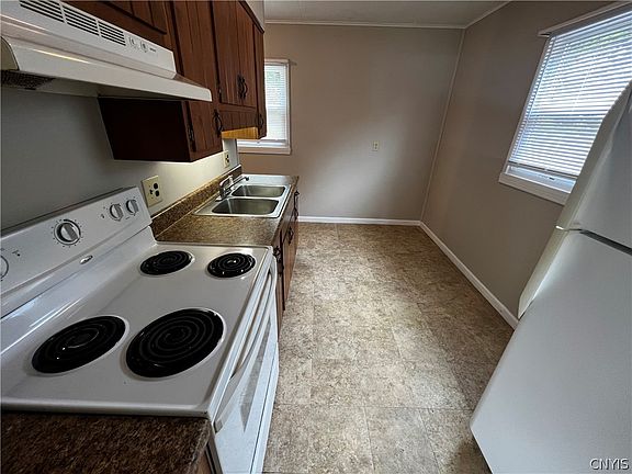 5th image of 15 Balsam Cres