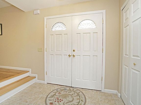 3rd image of 6022 Trowbridge Dr