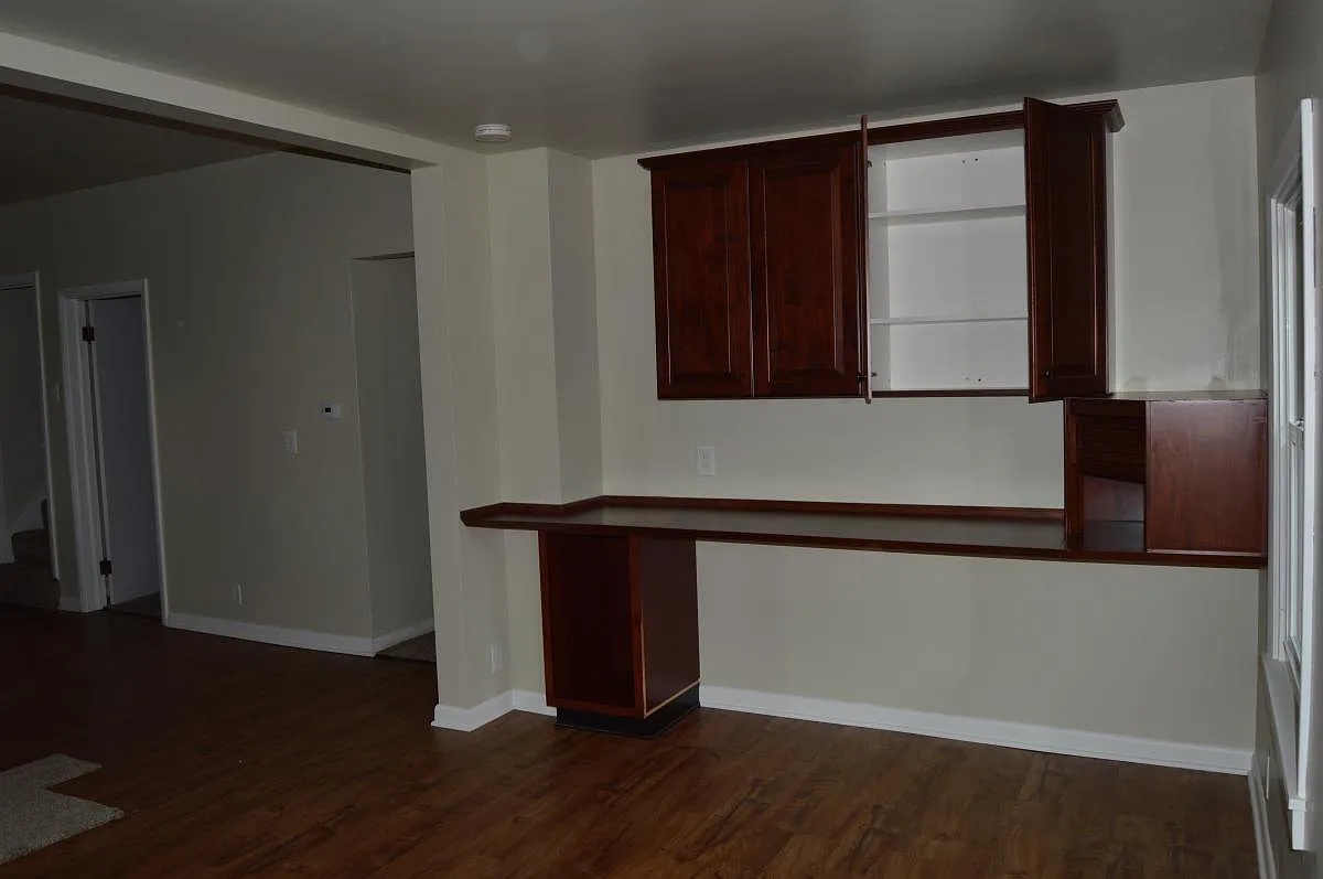 3 bed, 1.5 bath, 1696 sqft, $1,995 — Photo 4