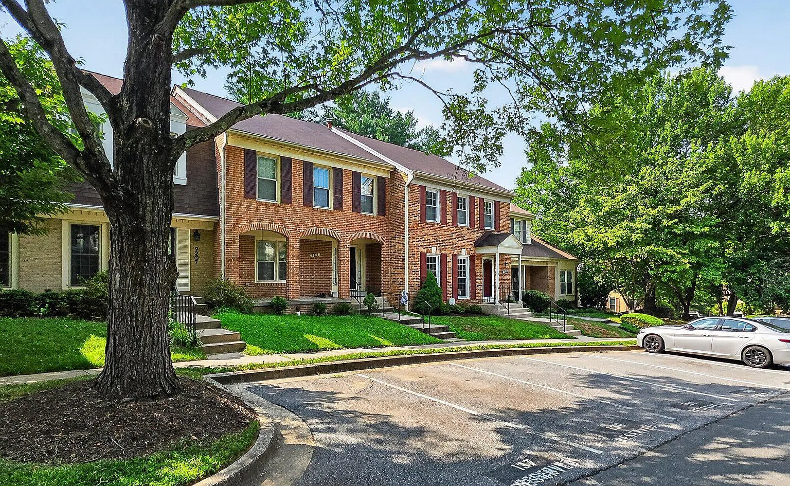 4 bed, 3.5 bath, 2024 sqft, $3,600 — Photo 1
