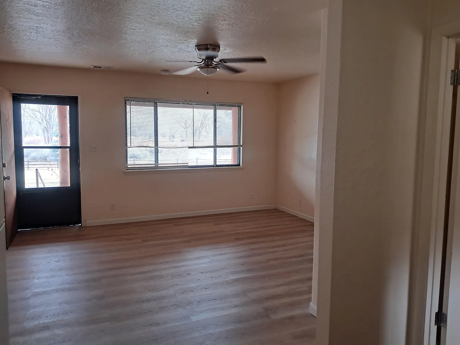 Studio, 400 sqft, $1,150 — Photo 4
