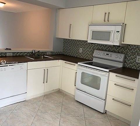 4th image of 67 Whitehead Cir