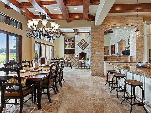Great open floor plan for entertaining