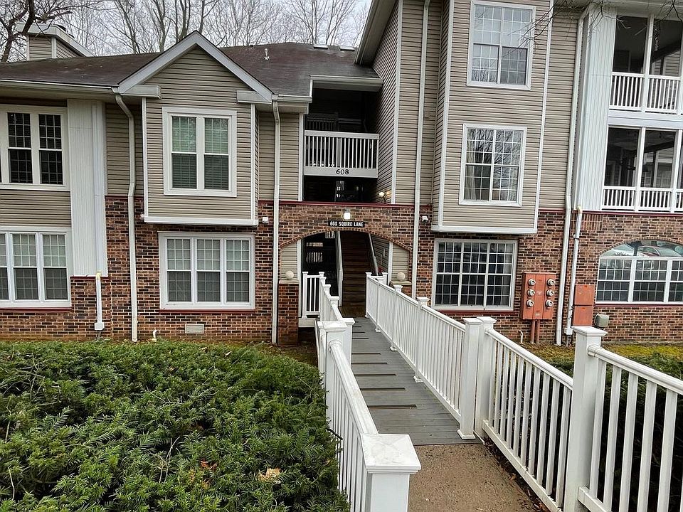 1st image of 608 E Squire Ln