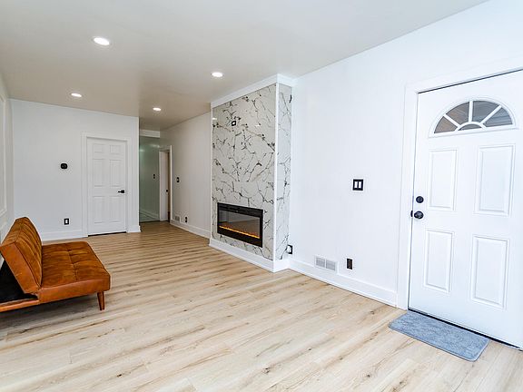 5th image of 4830 Melville Ave