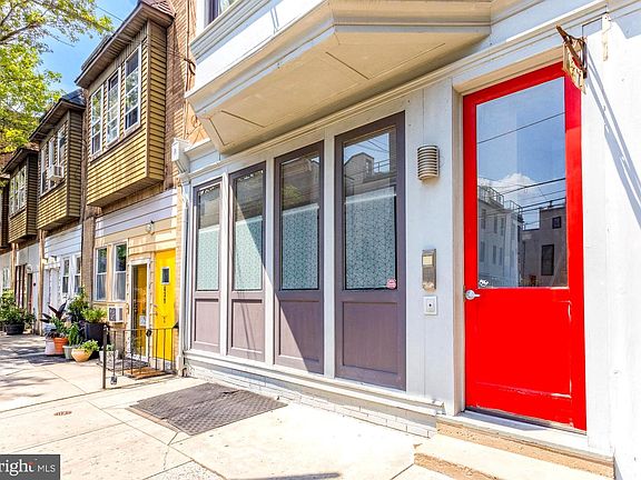 2nd image of 637 Bainbridge St #1