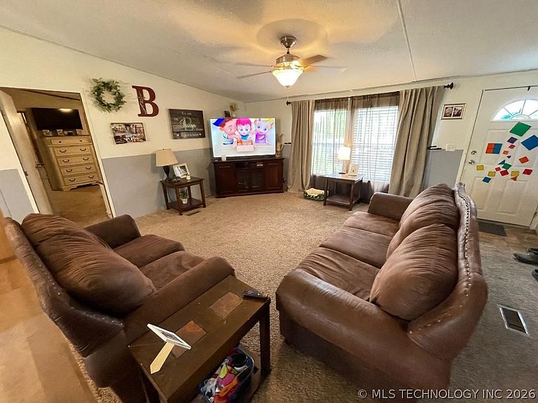 Listing photo 4