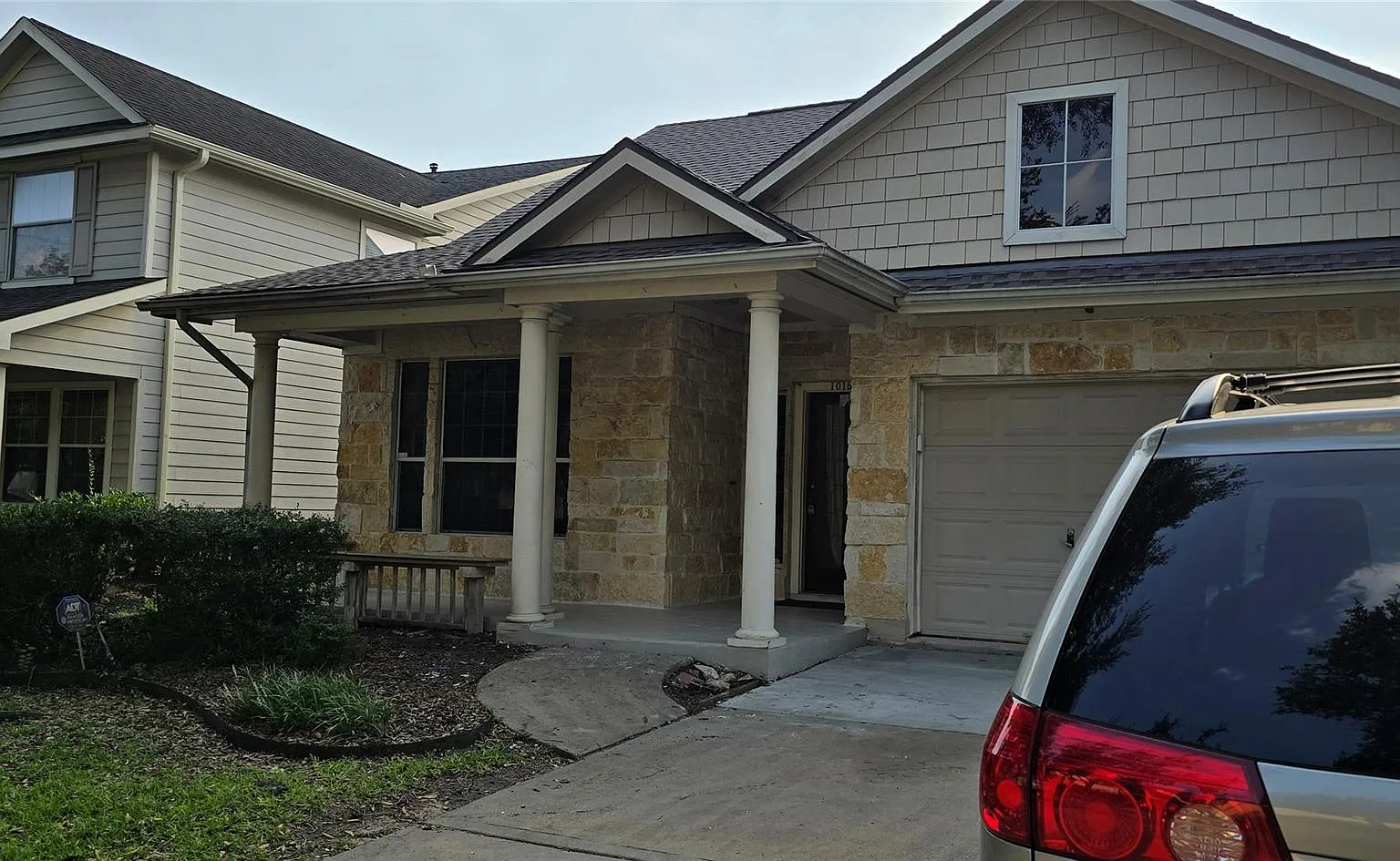 3 bed, 2.0 bath, 1780 sqft, $2,200 — Photo 2