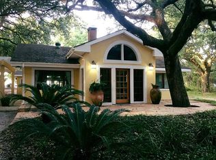 10419 2nd St, Gulf Shores, AL 36542