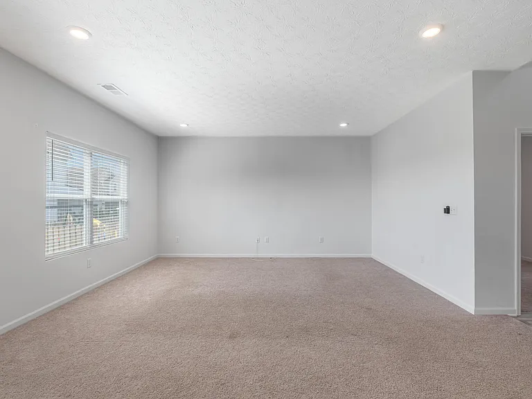 4000 Summit Ct — Photo 4