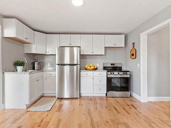 2nd image of 50 Goddard St