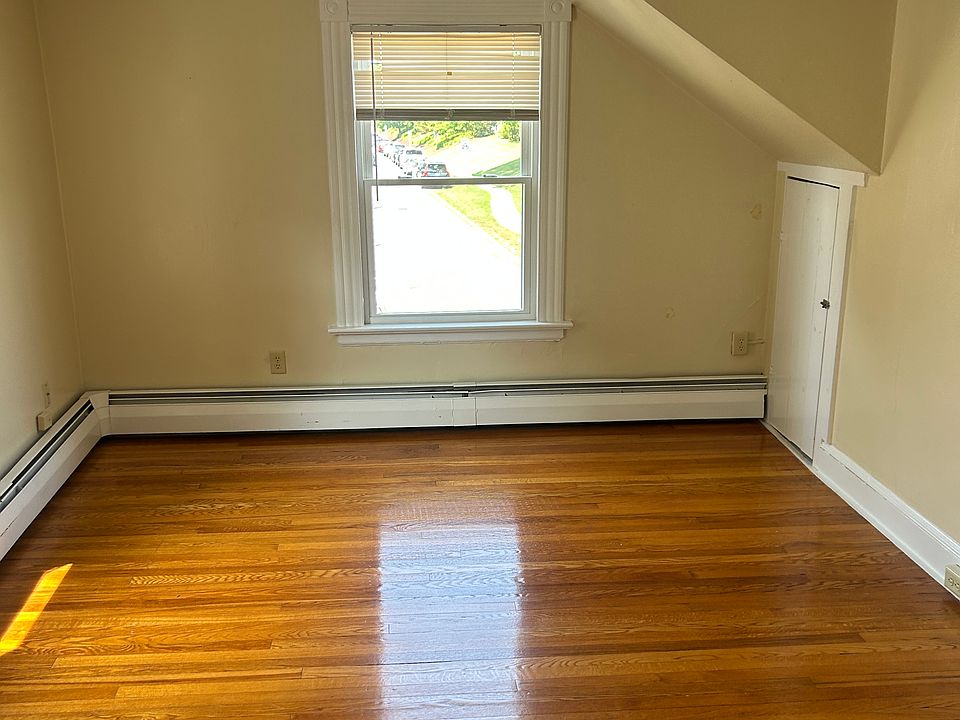 1st image of 128 Raymond Rd #2