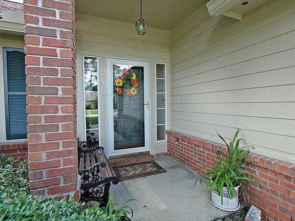3rd image of 276 Clover Ct