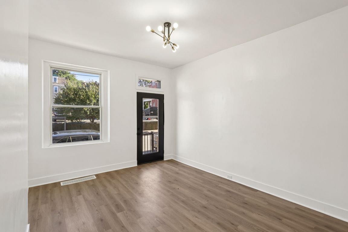 next background image