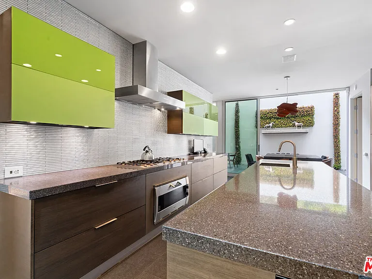 2207 Bowmont Dr — Photo 13