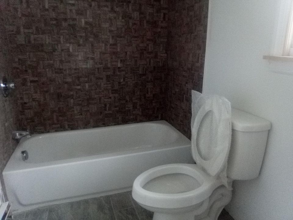 2nd image of 7 Leffert St #1