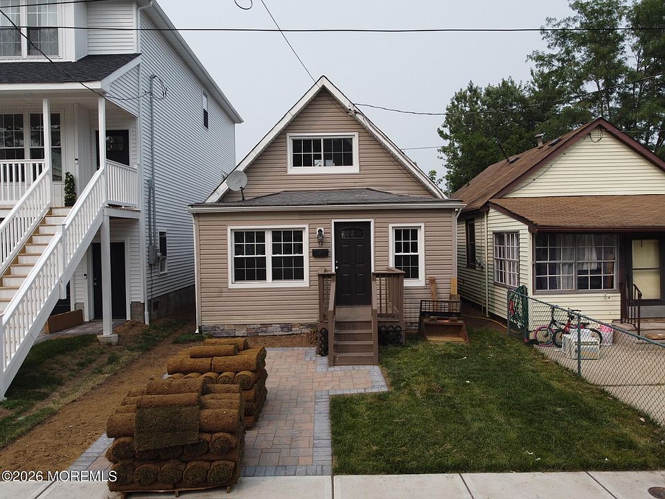 1st image of 9 Woodland Avenue
