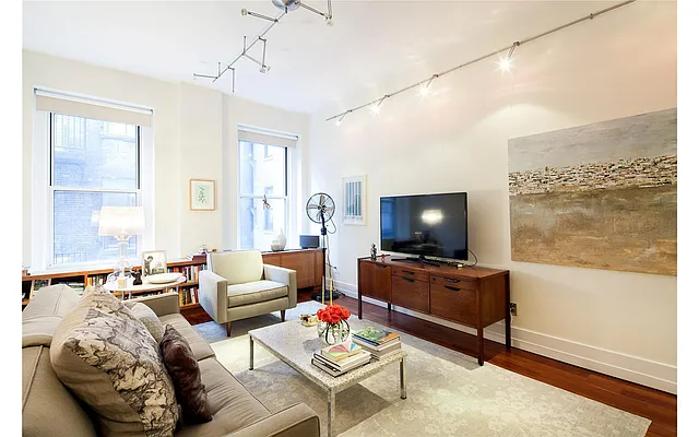 Rented by Douglas Elliman | media 26