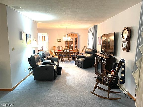 5th image of 1365 Weber Ave SW