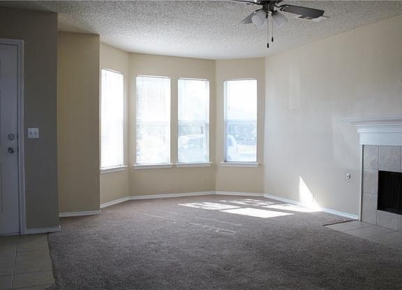 2nd image of 1405 Cloyne Dr