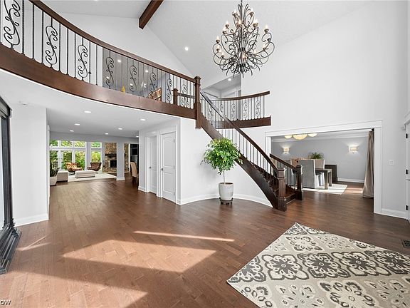 2nd image of 2615 Butternut Ln