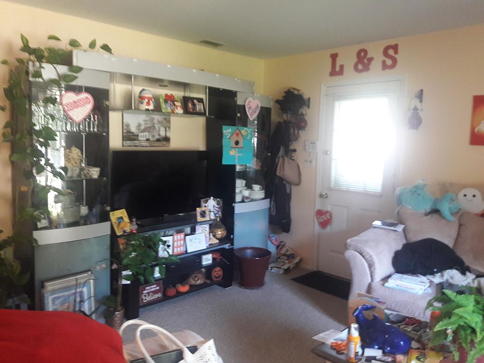 2nd image of 22 Murray Dr
