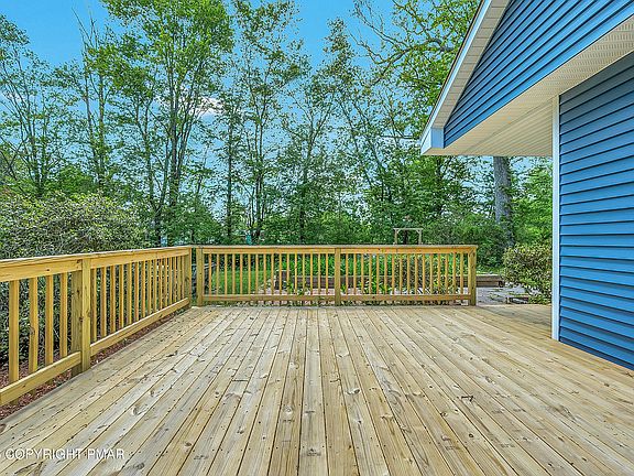 5th image of 221 Marsh Way