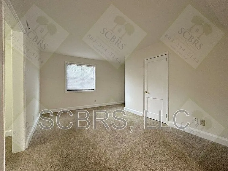 225 Myron Cir #225 — Photo 2