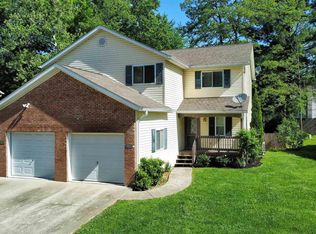 1037 Forest View Dr N, Ellettsville, IN 47429