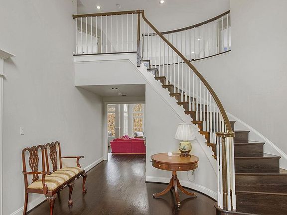 4th image of 2775 Welbourne Ct