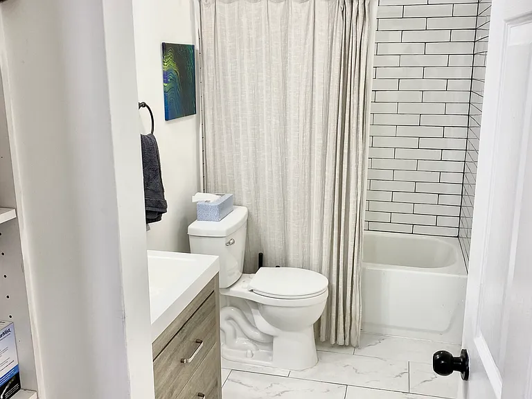 223 Florida Ave NW #1 — Photo 11