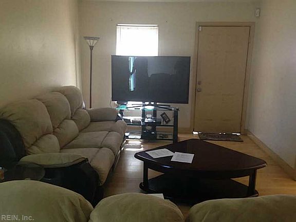 2nd image of 819 Dora Ct