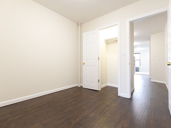 4th image of 662 6th Ave APT 4L