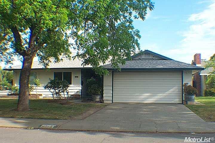 1st image of 101 E Yorkshire Dr